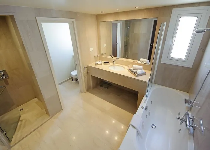 Luxury Bay View 28 Right On The Prázdninový dům Protaras