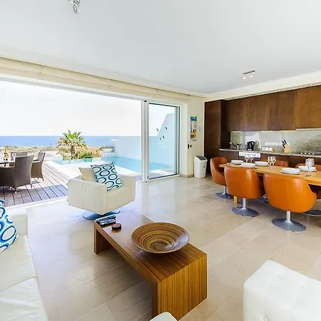 Luxury Bay View 28 Right On The Casa de Férias Protaras