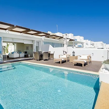 Luxury Bay View 28 Right On The