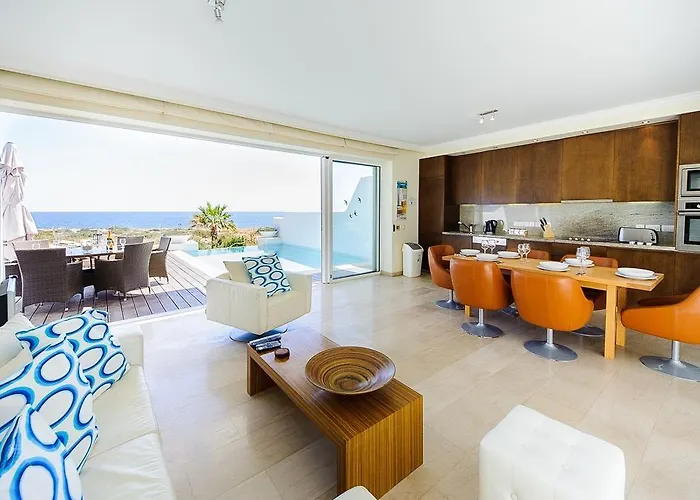 Luxury Bay View 28 Right On The Semesterbostad Protaras