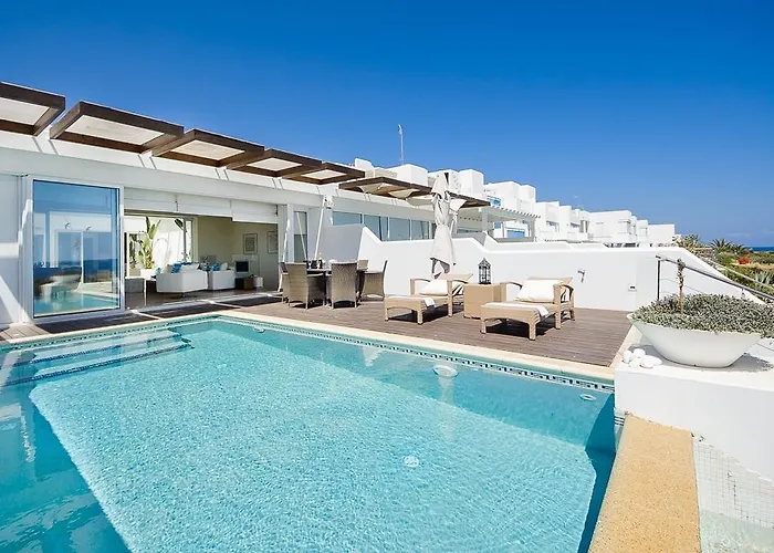 Luxury Bay View 28 Right On The